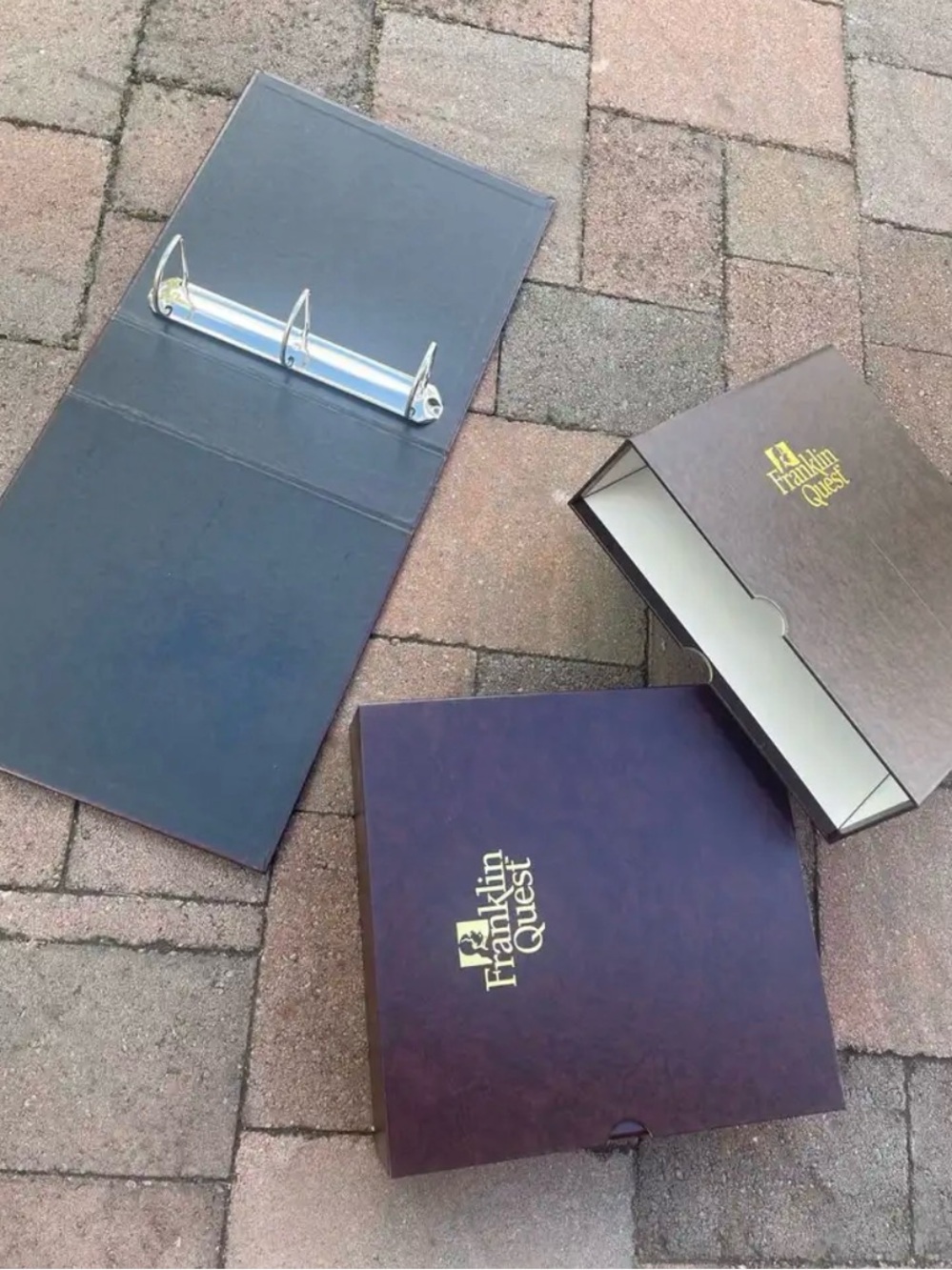 Franklin Quest Leather-Look 3-Ring Binder in Dark Brown